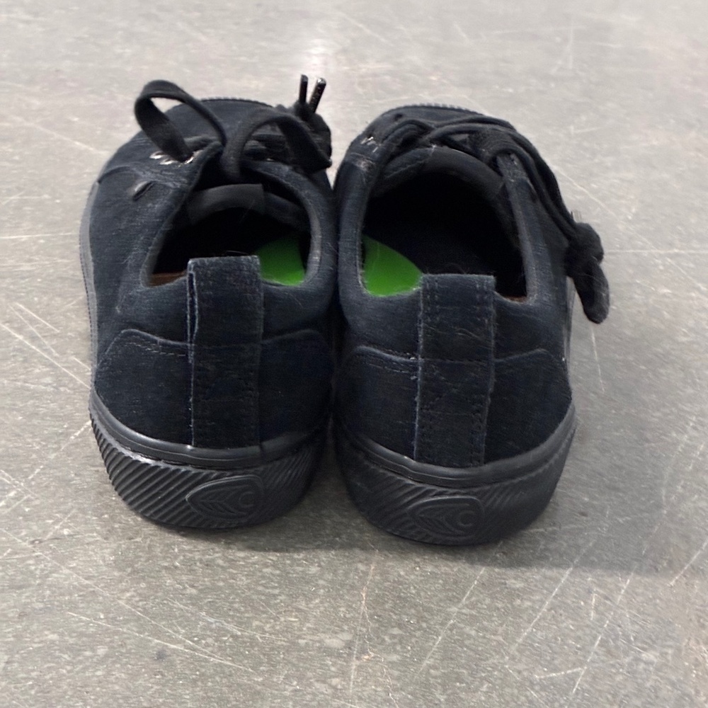 Cariuma Oca Low canvas black sneaker - Picture 3 of 6